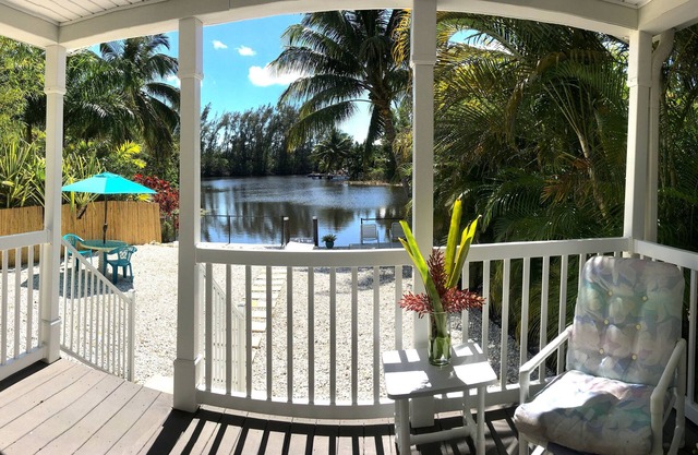 Tropical Cottage with a Million Dollar View- No storm damage from hurricanes