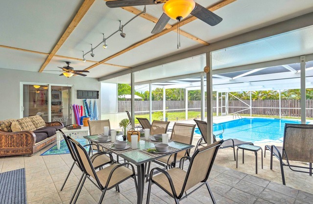'Tropical Landing' Stuart Home w/Pool + Grill!