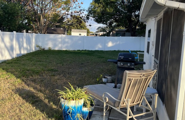 Tropical Manor is close to Tarpon springs sponge docks, beaches, parks and more
