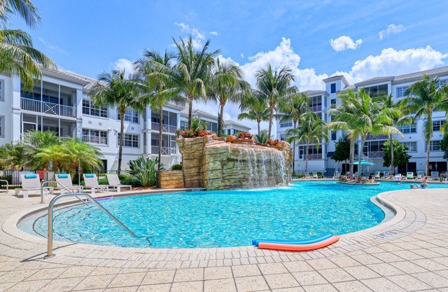 Tropical Poolside Getaway!