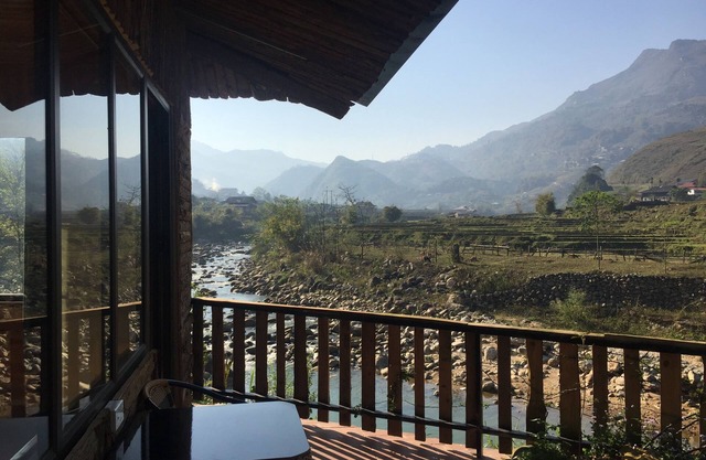 Tropical Riverside Homestay