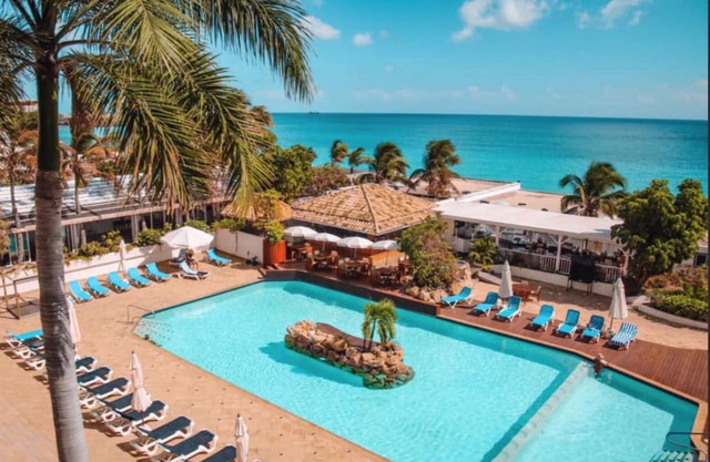 TRUE BEACH LOVER STUDIO