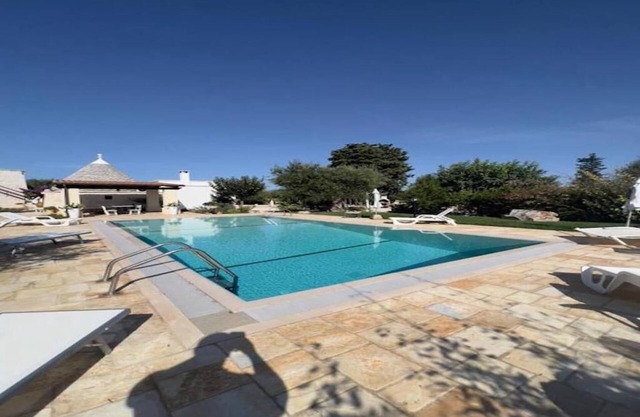TRULLI WHITE
