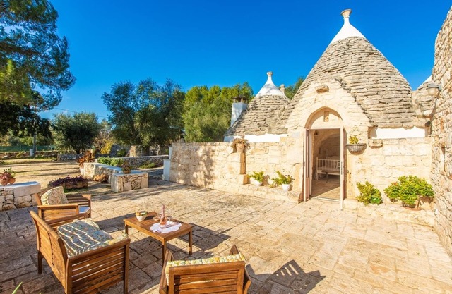 Trullo with baby pool. NEAR THE SEA - PRIVACY - Fenced Garden - Yes pets - Wifi