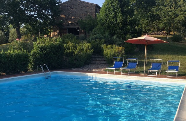 Tuscan country house with pool in a dreamlike secluded location