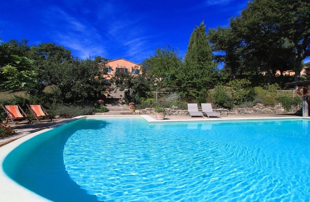 TUSCAN FANTASY/POOL/GARDENS-ALL EXC YOURS-SLEEPS 14/HOT SPRINGS-WALK TO VILLAGE