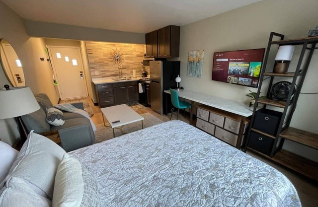 Twin Oaks Extended Stay Studio - 2817 Apt 8