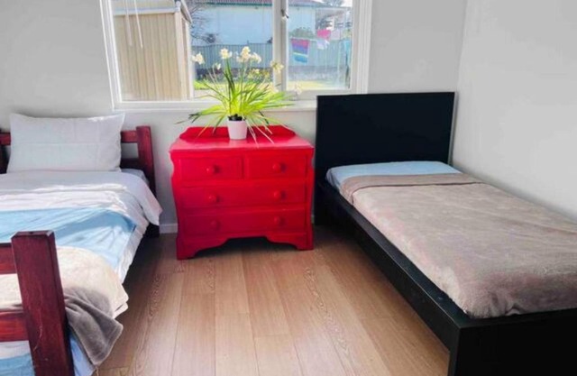 Twin Room -2single beds in share house in Queanbeyan & Canberra