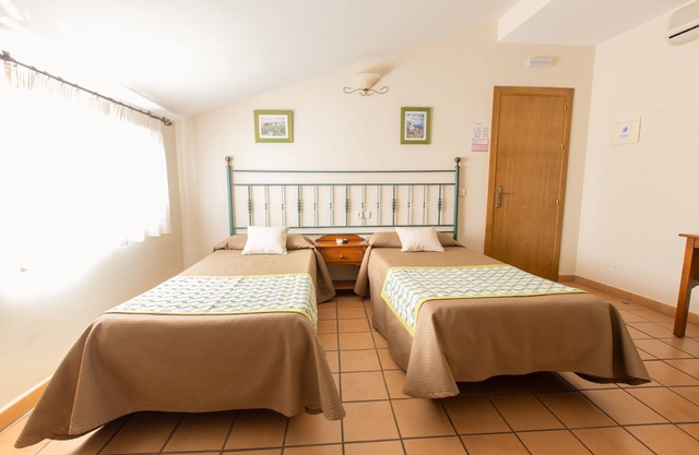 Twin Room private bathroom