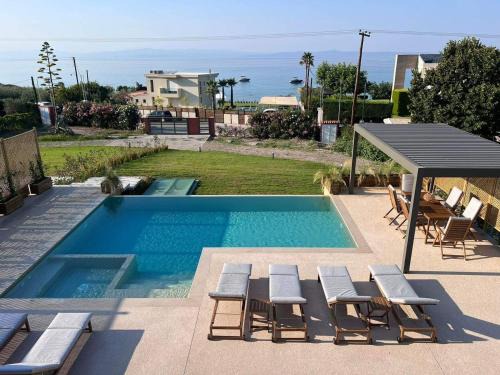 Twin Villas by Diomedes Group
