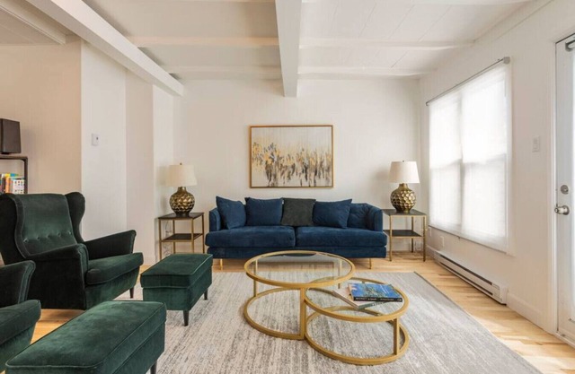 Two 3BR apartments All yours! Downtown MTL