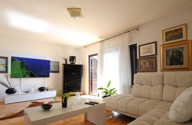 Two bedroom apartment with terrace Baška Voda, Makarska (A-21337-a)