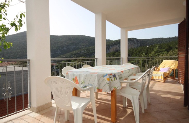 Two bedroom apartment near beach Cove Pokrivenik, Hvar (A-8673-a)