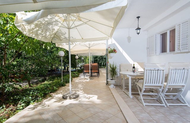 Two bedroom apartment with terrace Žuljana, Pelješac (A-4574-b)