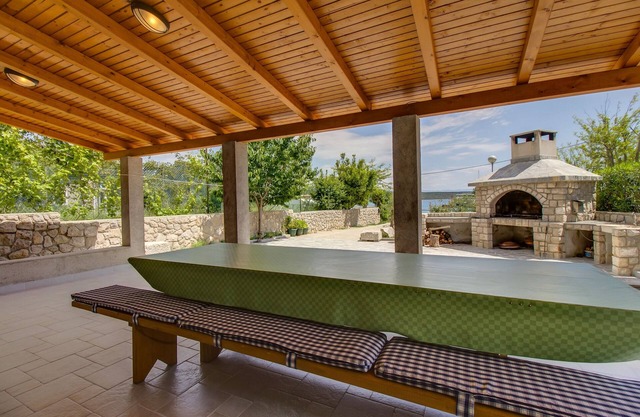 Two bedroom apartment with terrace and sea view Nerezine, Lošinj (A-11815-c)