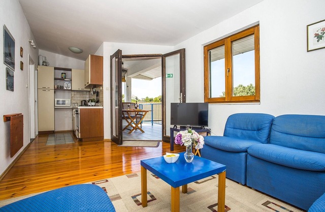 Two bedroom apartment with terrace Ražanj, Rogoznica (A-4838-b)