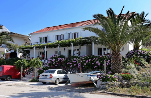 Two bedroom apartment near beach Drače, Pelješac (A-10130-b)