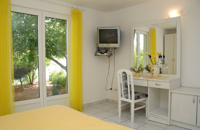 Two bedroom apartment near beach Kučište - Perna, Pelješac (A-4542-c)