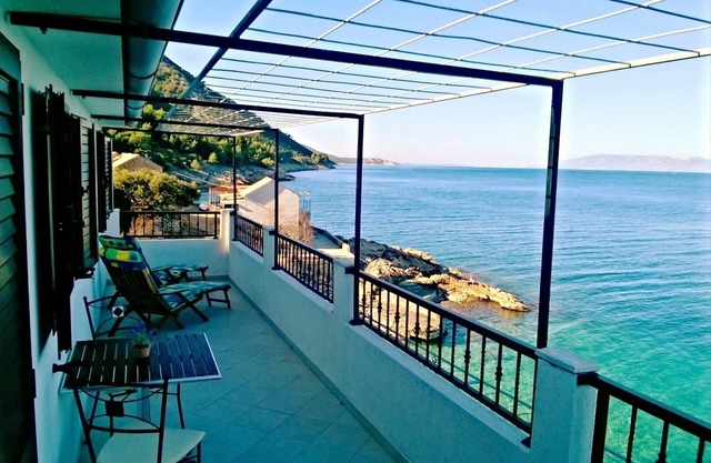 Two bedroom apartment near beach Cove Virak, Hvar (A-12321-a)