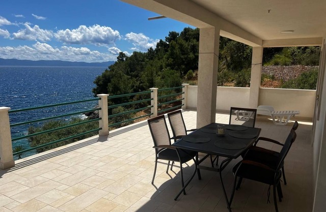 Two bedroom apartment near beach Cove Rapak, Hvar (A-12779-c)