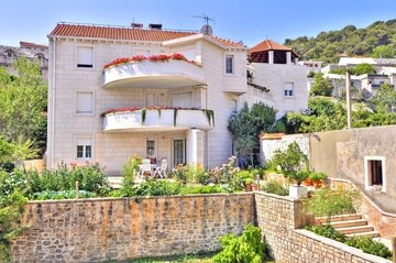 Two bedroom apartment with terrace Pučišća, Brač (A-754-b)