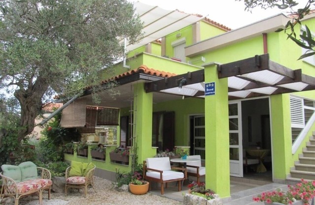 Two bedroom apartment with terrace Ražanj, Rogoznica (A-22376-b)