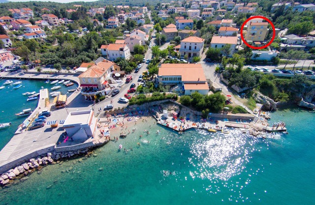 Two bedroom apartment with terrace Šilo, Krk (A-18715-a)