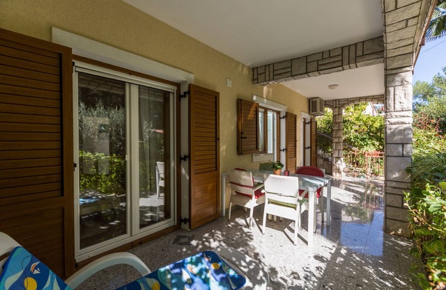 Two bedroom apartment with terrace Poreč (A-2216-a)