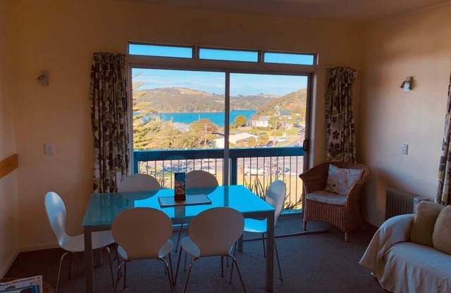 Two Bedroom Family Unit, with Sea View and 5 beds