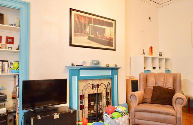Two Bedroom Flat in Meadowbank Sleeps 4