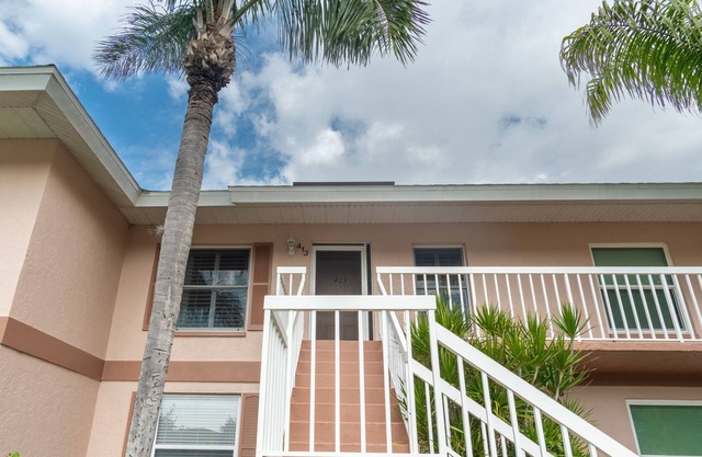 TWO BEDROOM MAINSAIL CONDO 1045