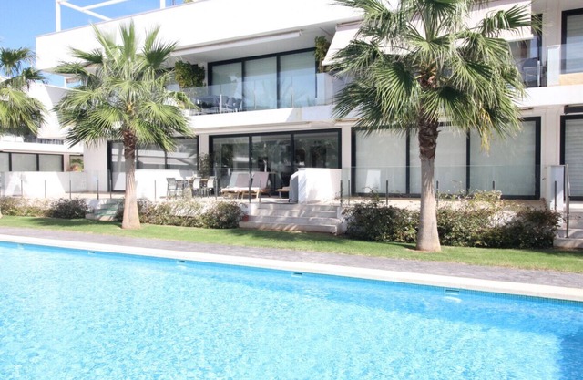 Two Bedroom Modern Apartment Close to the Beach in Mar de Cristal