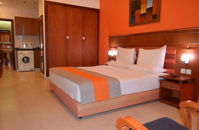 Two Bedroom Suite Near Manhattan Avenue By Luxury Bookings