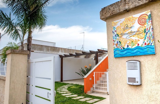 Two bedrooms holiday house with garden (TL33)