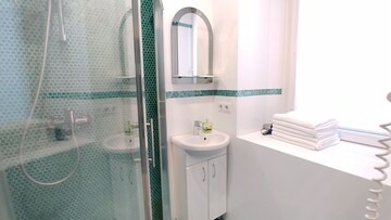 Two bedrooms. Lux. 54 Khreshchatyk. Bessarabska square in Kyiv