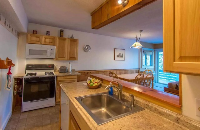 Two bedrooms resort unit at the base of Attitash Mountain Ski Resort