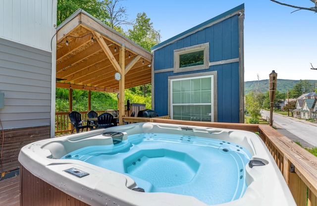 Two cozy tiny homes with a private hot tub, large deck, grill, AC - dog friendly