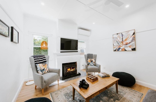 Two Daughters Cottage Refined Country Living