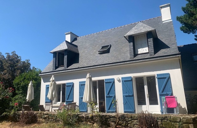 Two houses in a beautiful garden in Carnac, ideal for 2-3 families with children
