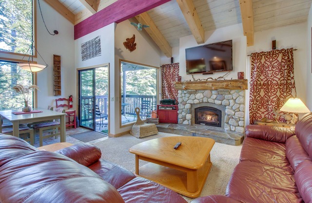 Two-level, forest-view condo with deck - steps from the Village & Ski Back Trail