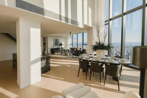 Two-Level Top Floor Penthouse Melbourne Square