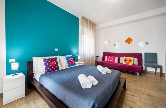 Two-room apartment with pop art vibes