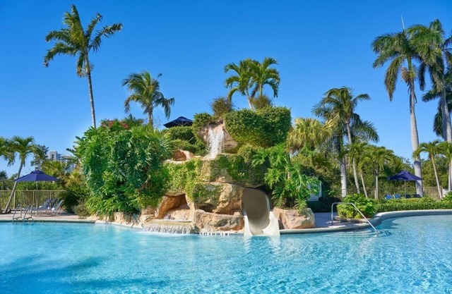 Two Spacious Rooms w/Relaxing Gulf Views | Private Beach Access | Pets Allowed