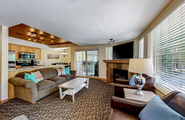 Two-Story Mountain View Condo w/Gas Grill, Private Hot Tub, Fireplace, Free WiFi