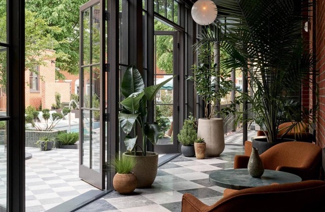 Two Stylish One Bedroom Suites at Anna & Bel - Minutes from Museums & Parks