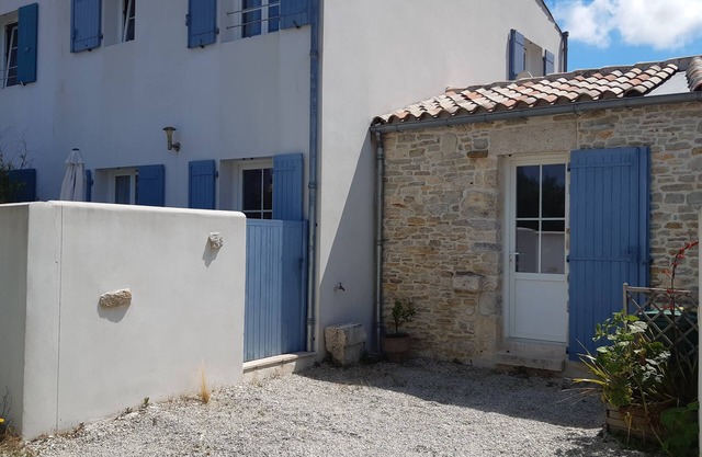 typical oléronnaise house