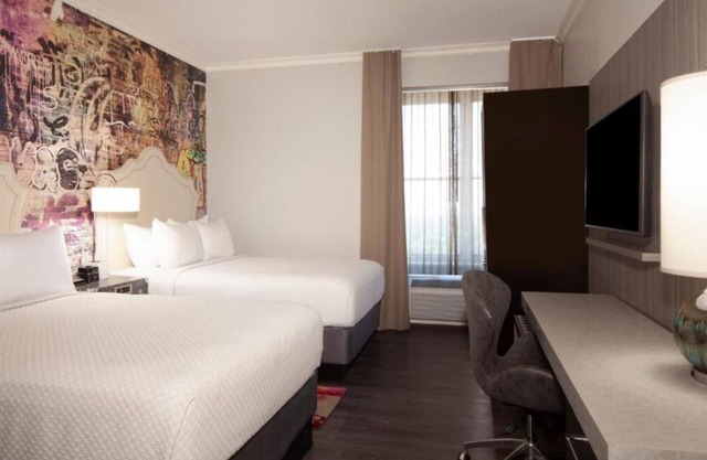 Ultimate Atlanta Retreat: Relaxing Room w/Access to Vibrant Midtown Attraction