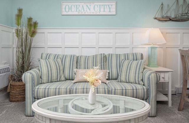 Ultimate Beach Front Condo - Linens included & completely updated!