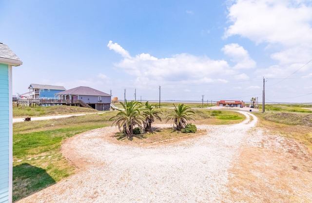 Ultimate | Beachfront | Beach Access | Fenced Yard