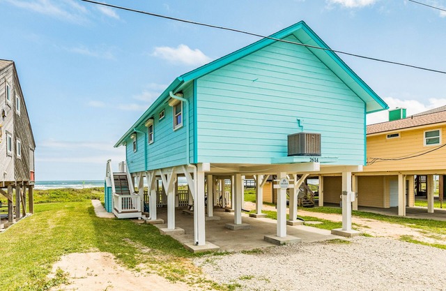 Ultimate | Beachfront | Large Deck | Pet Paradise